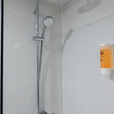 Mefolinkel Suits * יורט דה מאר