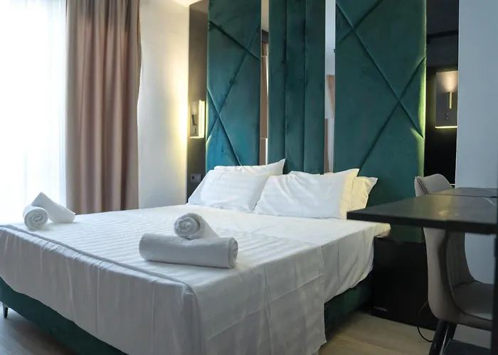 Mefolinkel Suits * Lloret de Mar