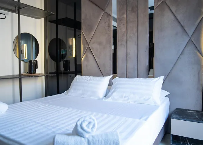 Mefolinkel Suits * Lloret de Mar